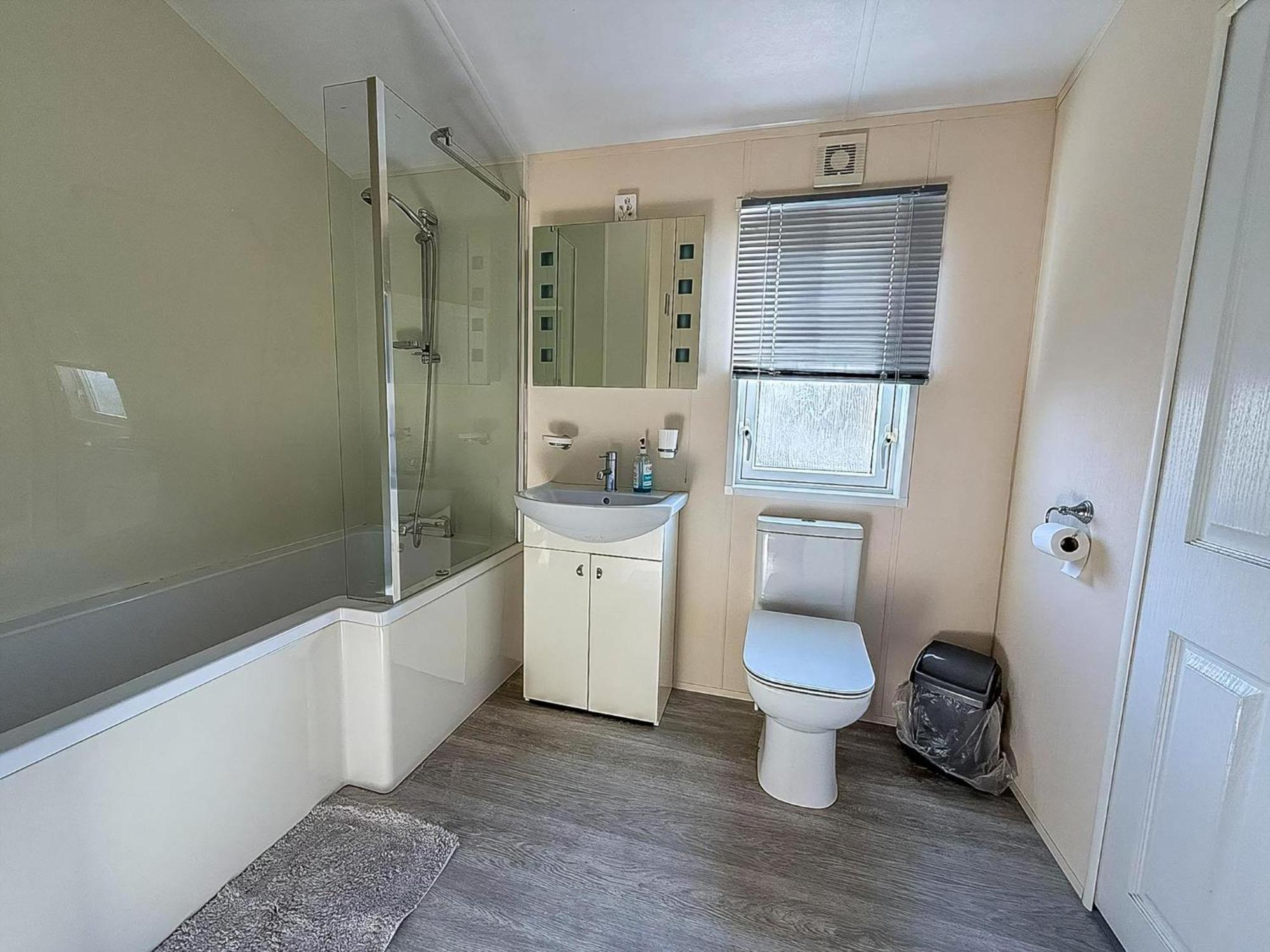 Luxury Lodge At Suffolk Sands Holiday Park Ref 45009Mv Felixstowe Exterior photo